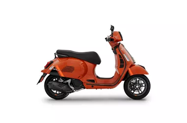 Vespa GTS Super 125 combines classic Italian design, smooth power, and advanced technology. Discover why Vespa GTS Super 125 is the premium scooter choice