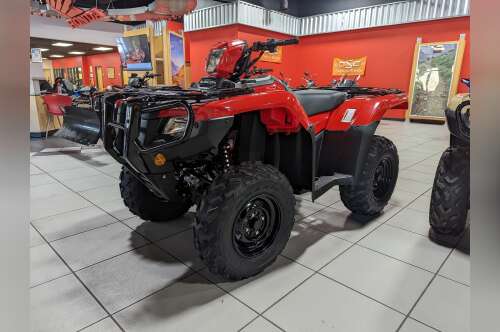 Discover the FourTrax Foreman Rubicon 4x4 EPS, Honda’s top-tier utility ATV featuring 675cc power, 4x4, and electric power steering for effortless control.