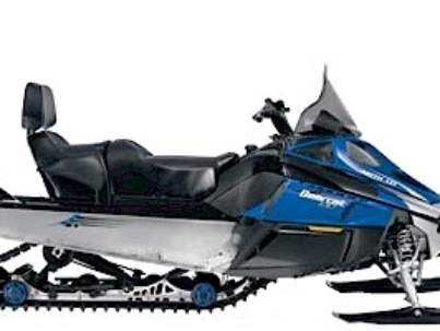 Discover the Bearcat, Polaris’s rugged utility snowmobile featuring 550cc 2-stroke power, 136-inch track, and work-ready durability.