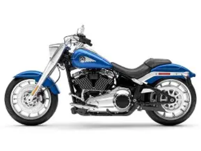 Harley-Davidson Fat Boy defines bold cruiser performance with Milwaukee-Eight power, signature design, and timeless presence. Discover this ride