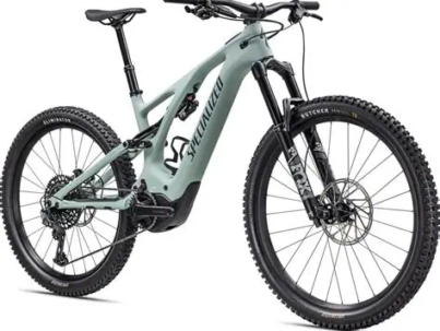 The Specialized Turbo Levo delivers industry-leading trail performance with a 90 Nm Turbo Full Power 2.2 motor, 700 Wh battery, 150–160 mm suspension